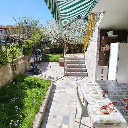 Danidan Apartment *